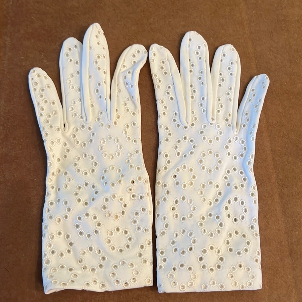 White Nylon gloves by max meyer